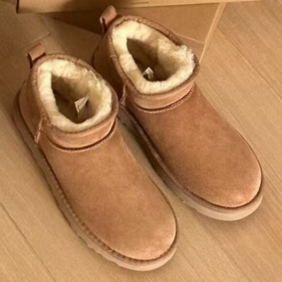 New Ugg Womens mini Snow boots - Picture 3 of 7